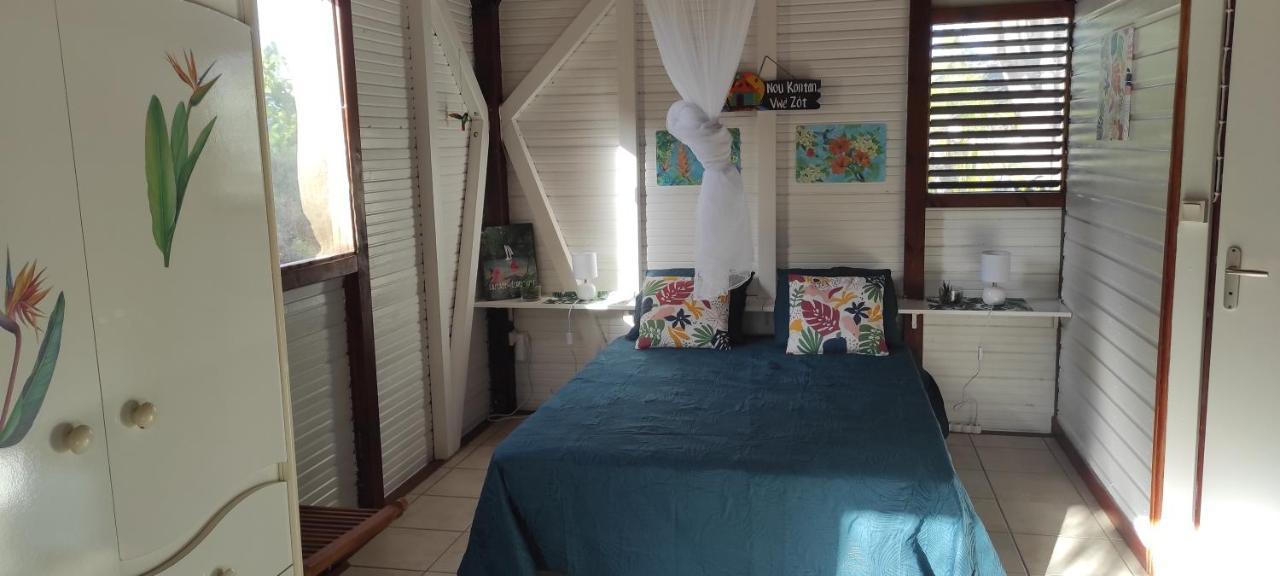 Bungalow Tout Confort Avec Piscine Partagee A 5 Mn De La Mer Saint-Francois  Exterior foto